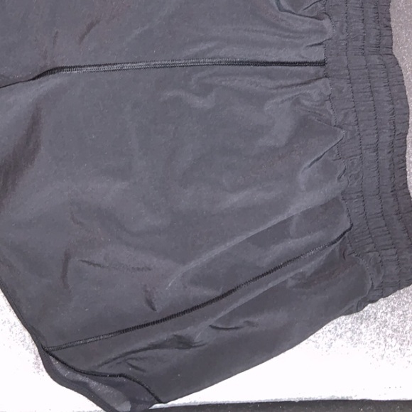 Lululemon Shorts Size 8 Tall - Picture 3 of 4